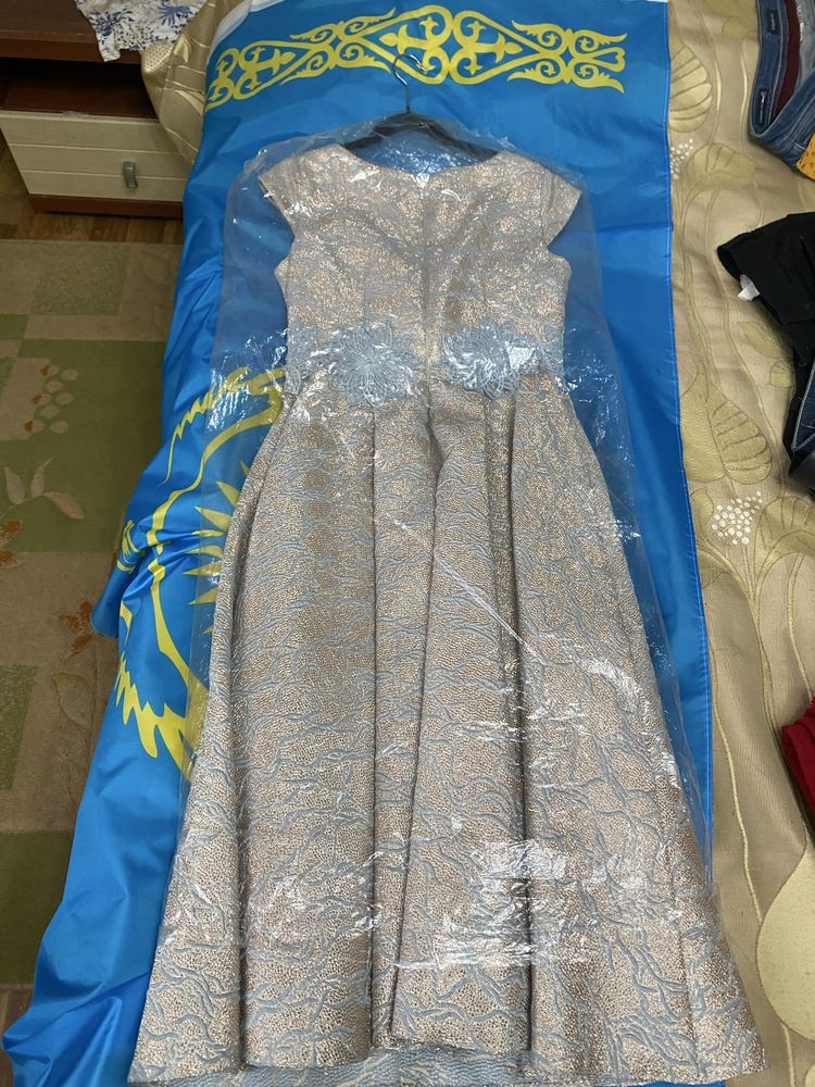Продам женсике платья, б/у и новые