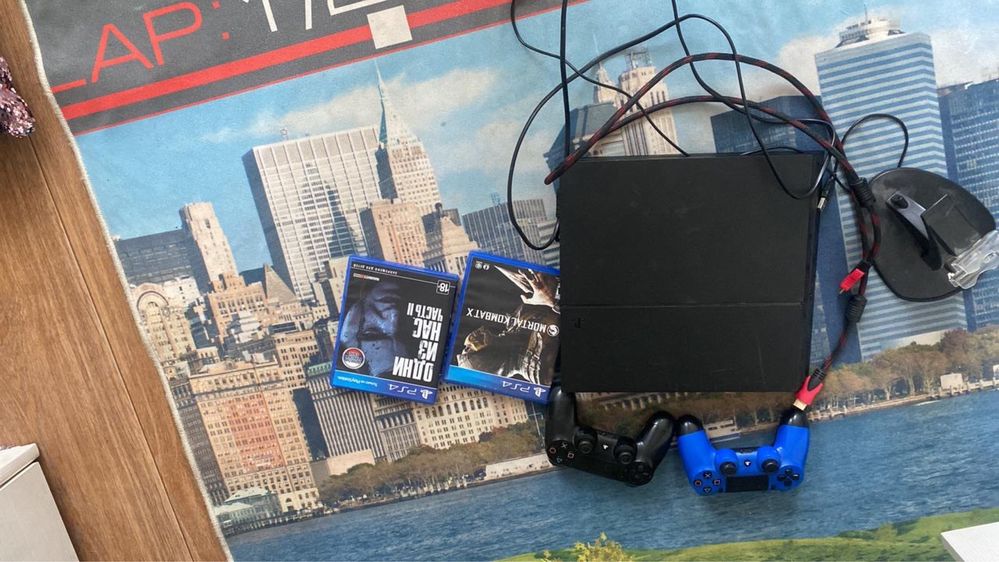 Продам sony playstation 4