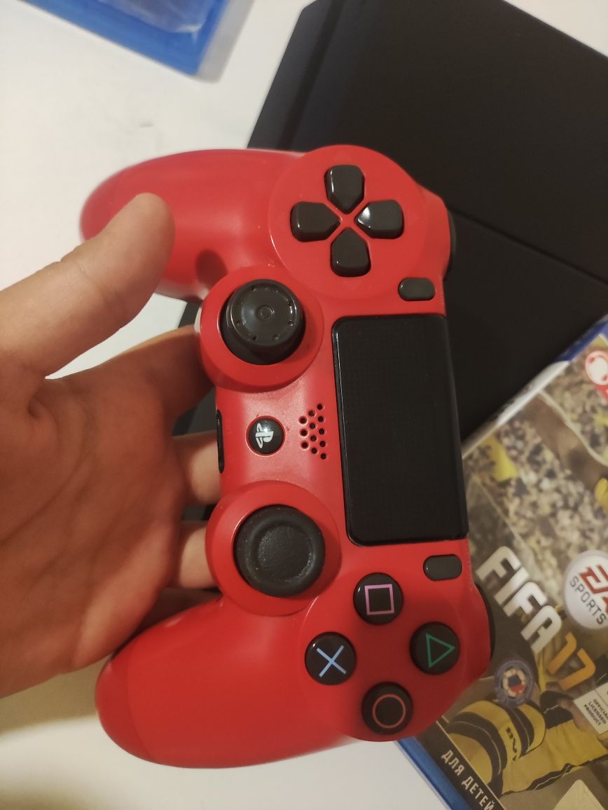 PS4+в подарок ФИФА 17 И ЮФС!!