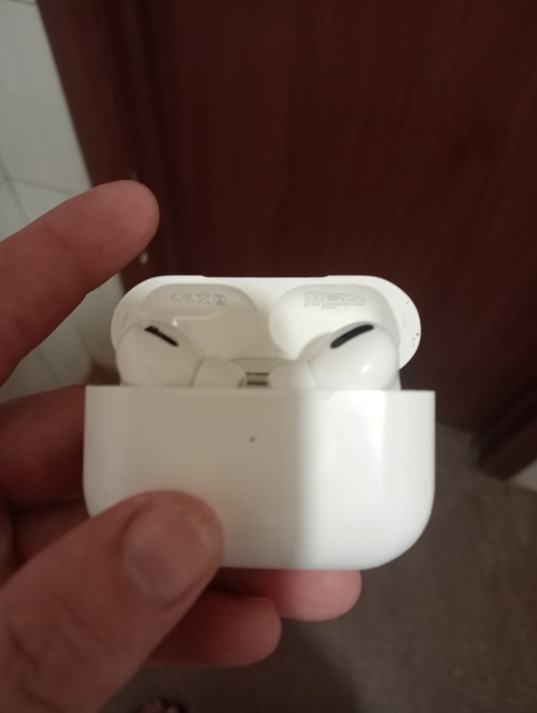 Продам наушники AirPods Pro оригенал