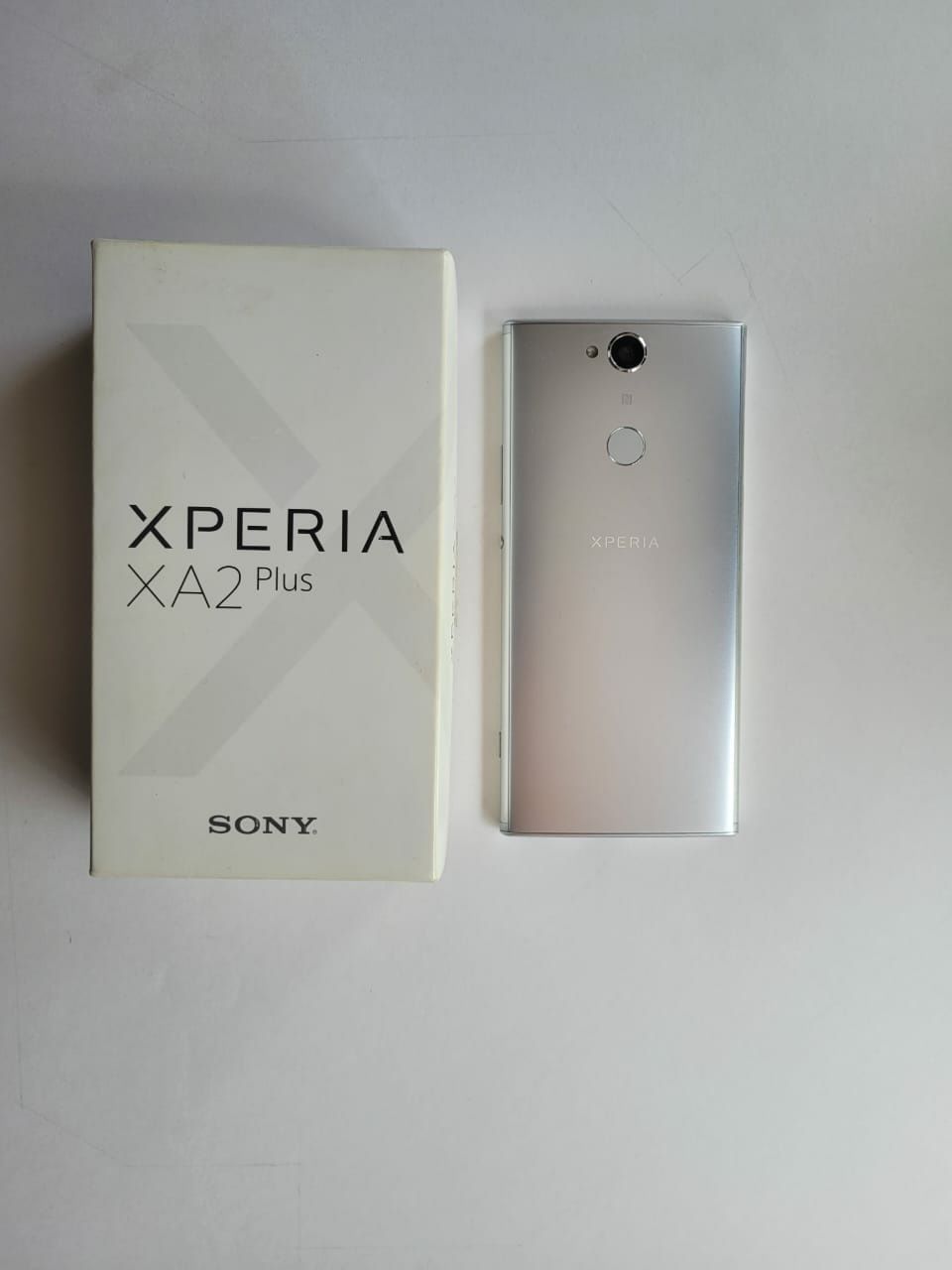 Sony Xperia с гарантией + бесплатно чехлы