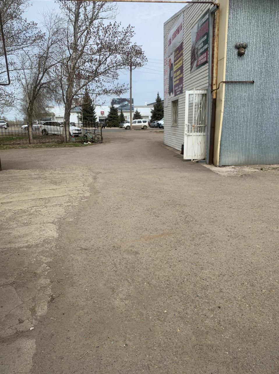 Продам в комплексе автосервис, дом, участок