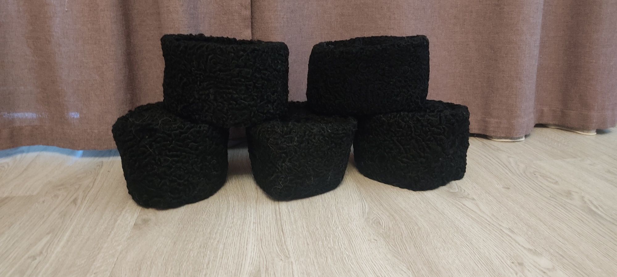 Продам папахи лохматые и каракуль