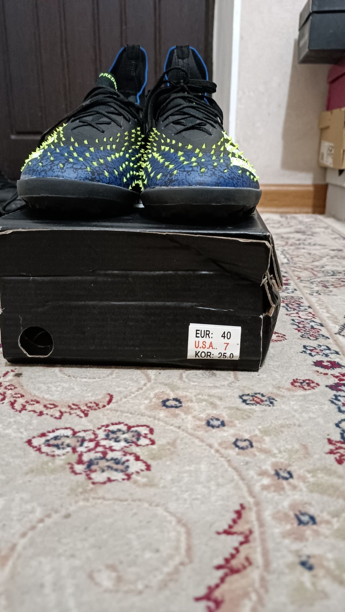 Продам сороконожки adidas predator совершенно новые