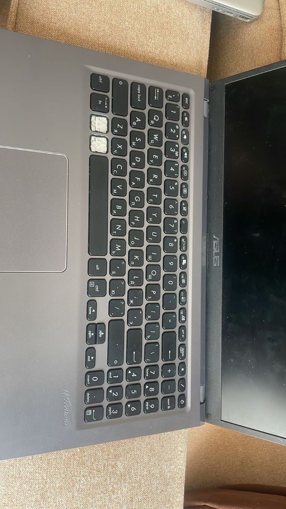 Ноутбуки Asus X515EA. Но надо заменить клавиатуру и зарядку