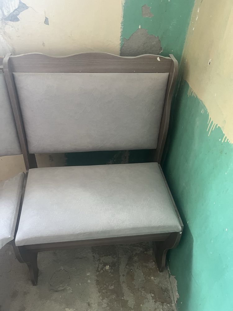 Б/у угловой диван на кухню