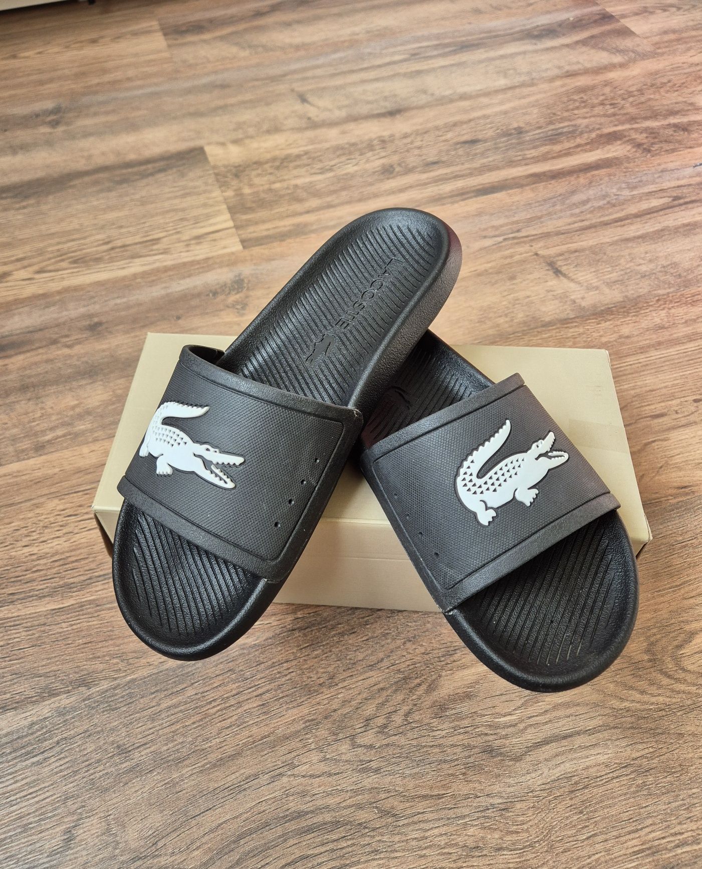 Продам шлёпанцы LACOSTE