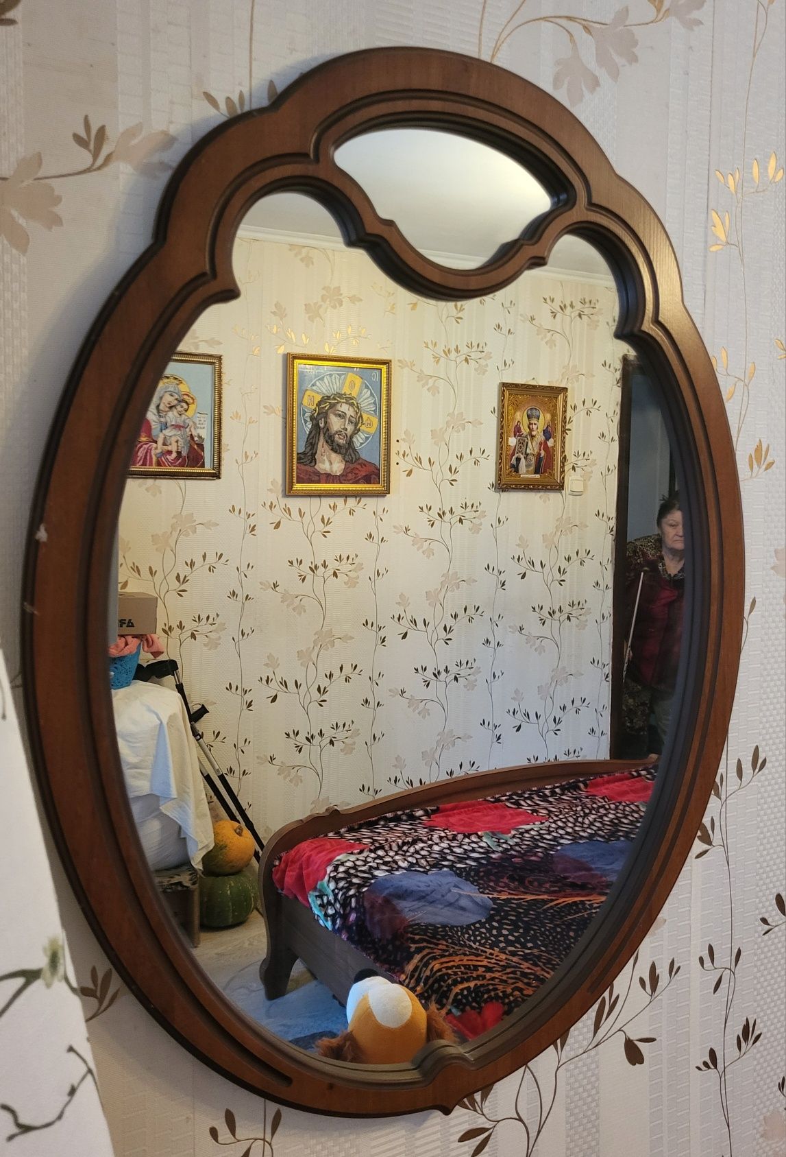 Продам спальный гарнитур.