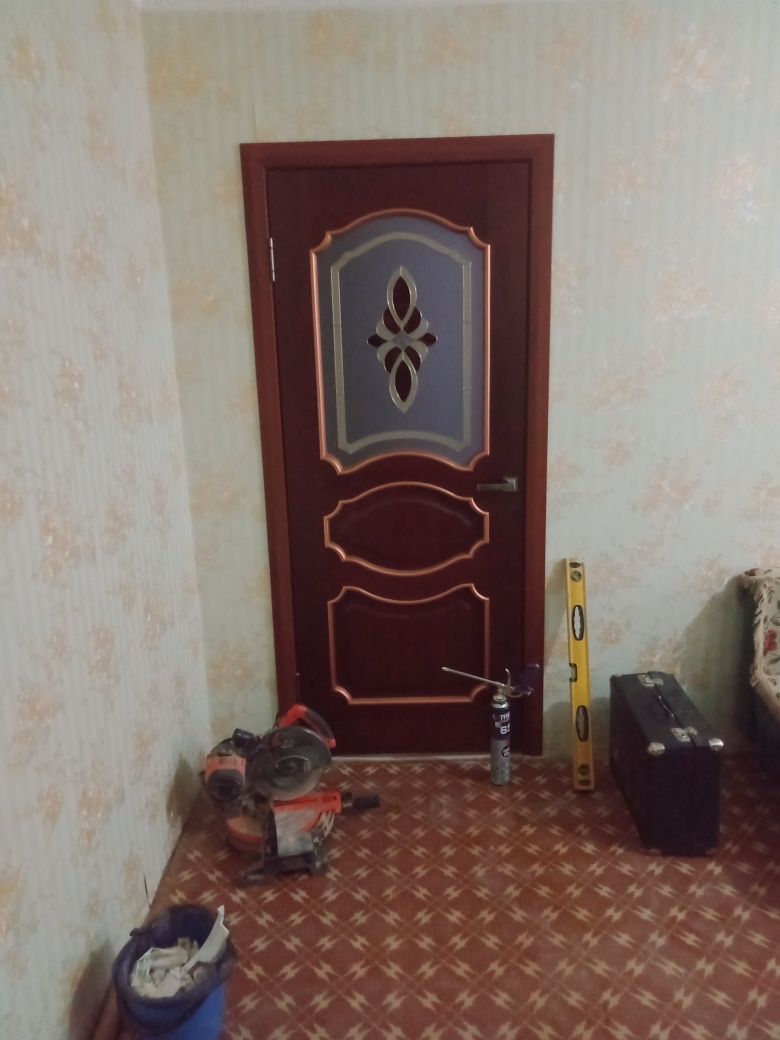 Установка межкомнатных дверей