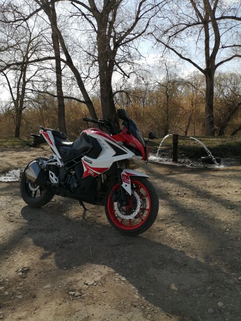 Продам мотоцикл на водяном охлаждение