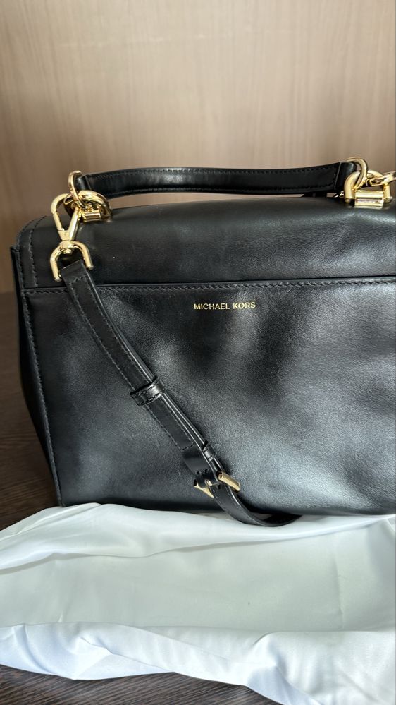 Сумка бу michael kors в хорошем состояннии оригинал