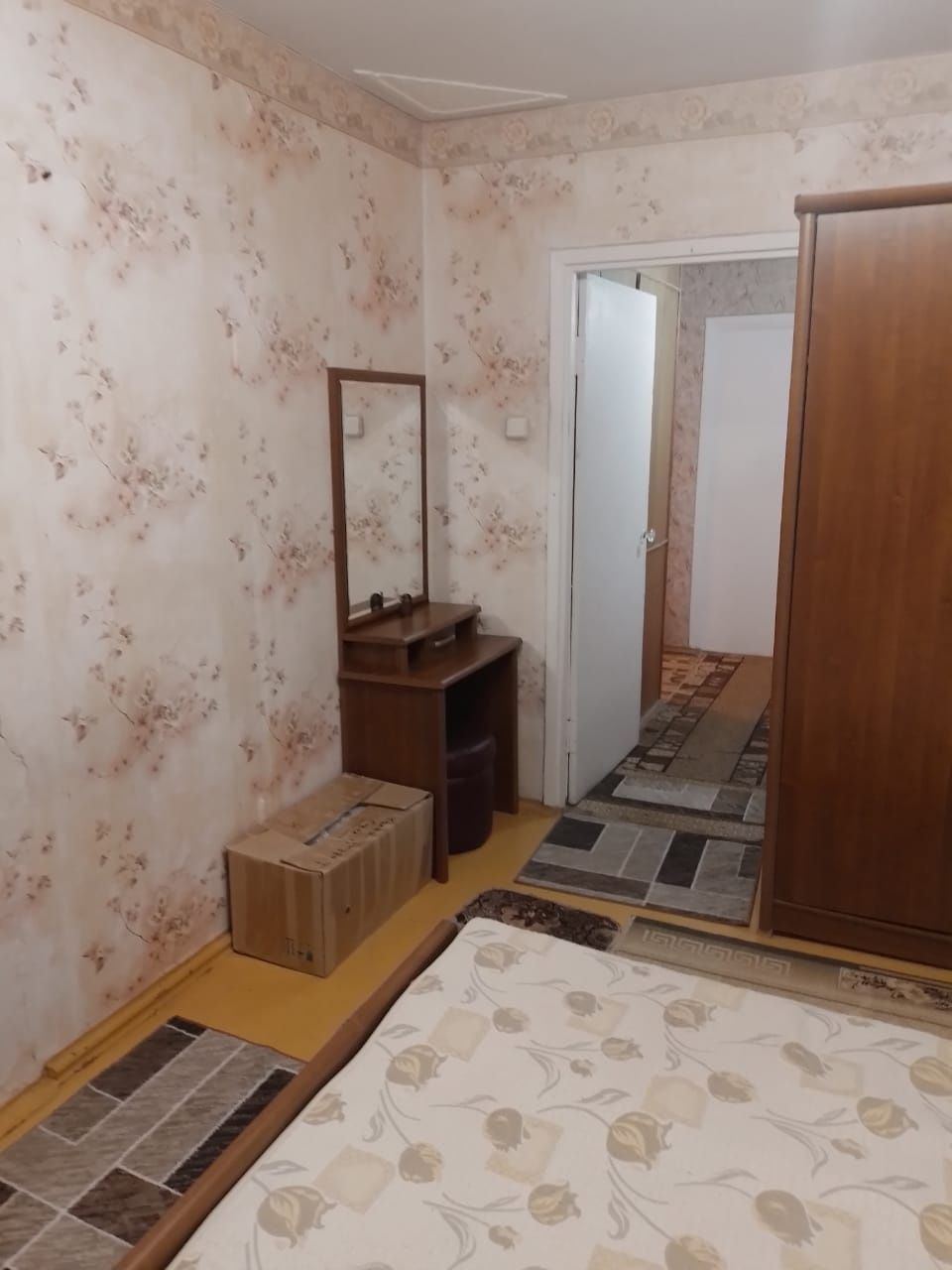 Продам 3-х комнатную квартиру по Назарбаева д.32