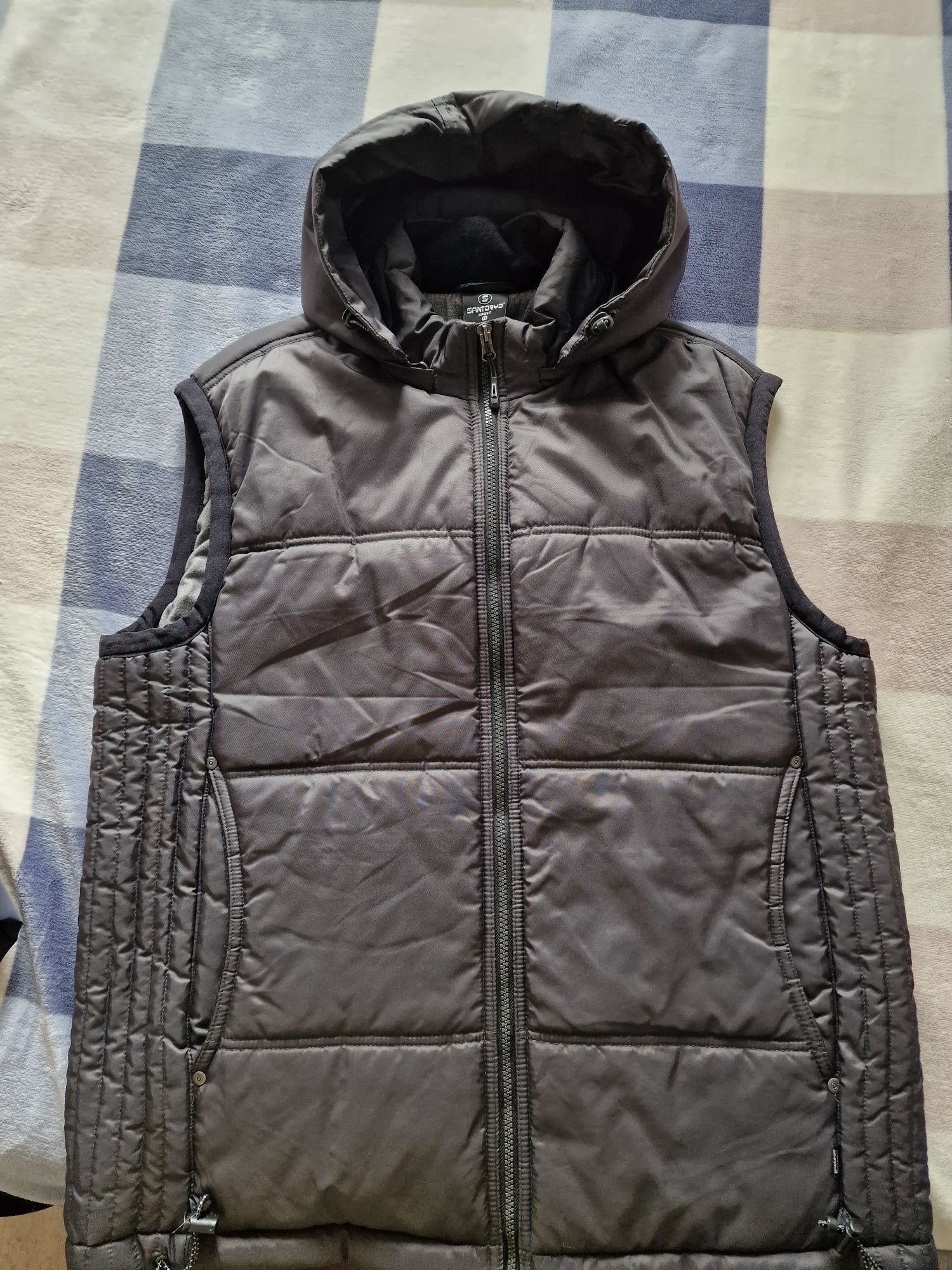 Продам мужскую жилет