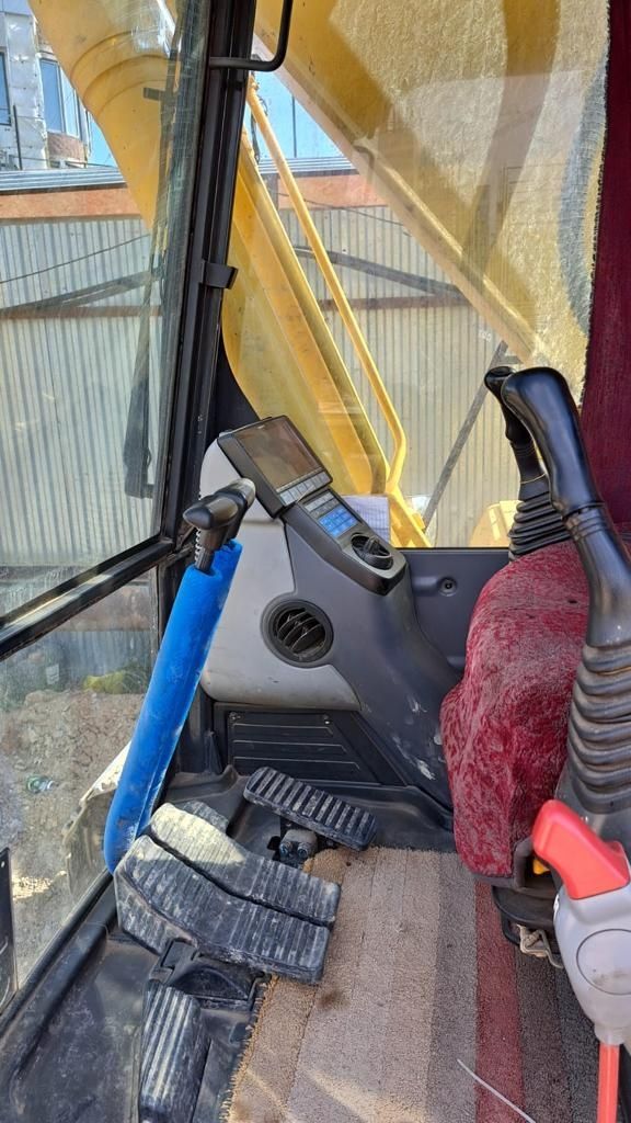 Продам экскаватор Komatsu РС-220, 2017 г.в. в хорошем состоянии.