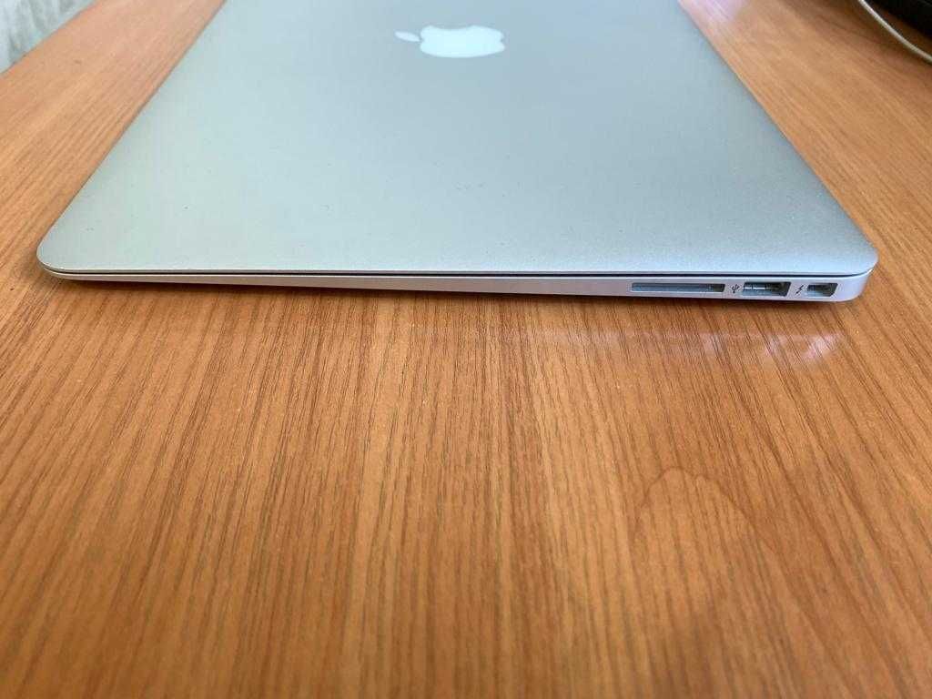 Бартер на Айфон  MacBook Air 2015 1.6GHz 128GB SSD 8GB A1466