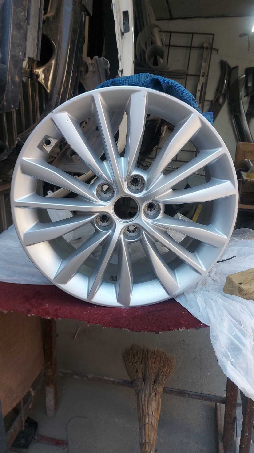 Титанка от Kia K7 родня Хундай  1шт