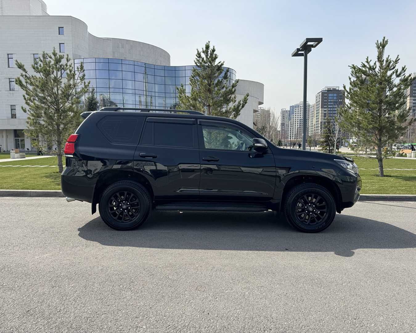 Аренда автомобиля без водителя Toyota LC Prado 2021 посуточно