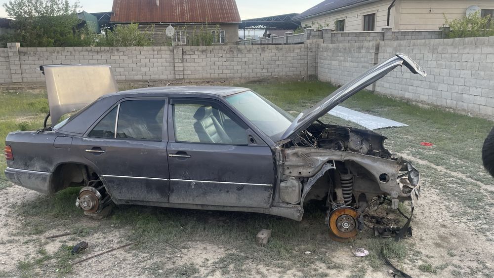 Продам мерс 124 3л