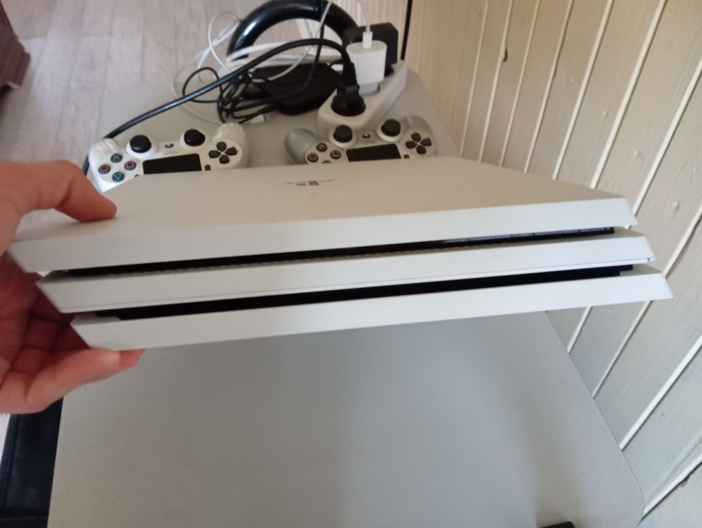 Sony PlayStation 4 pro  PlayStation 4 Ps4