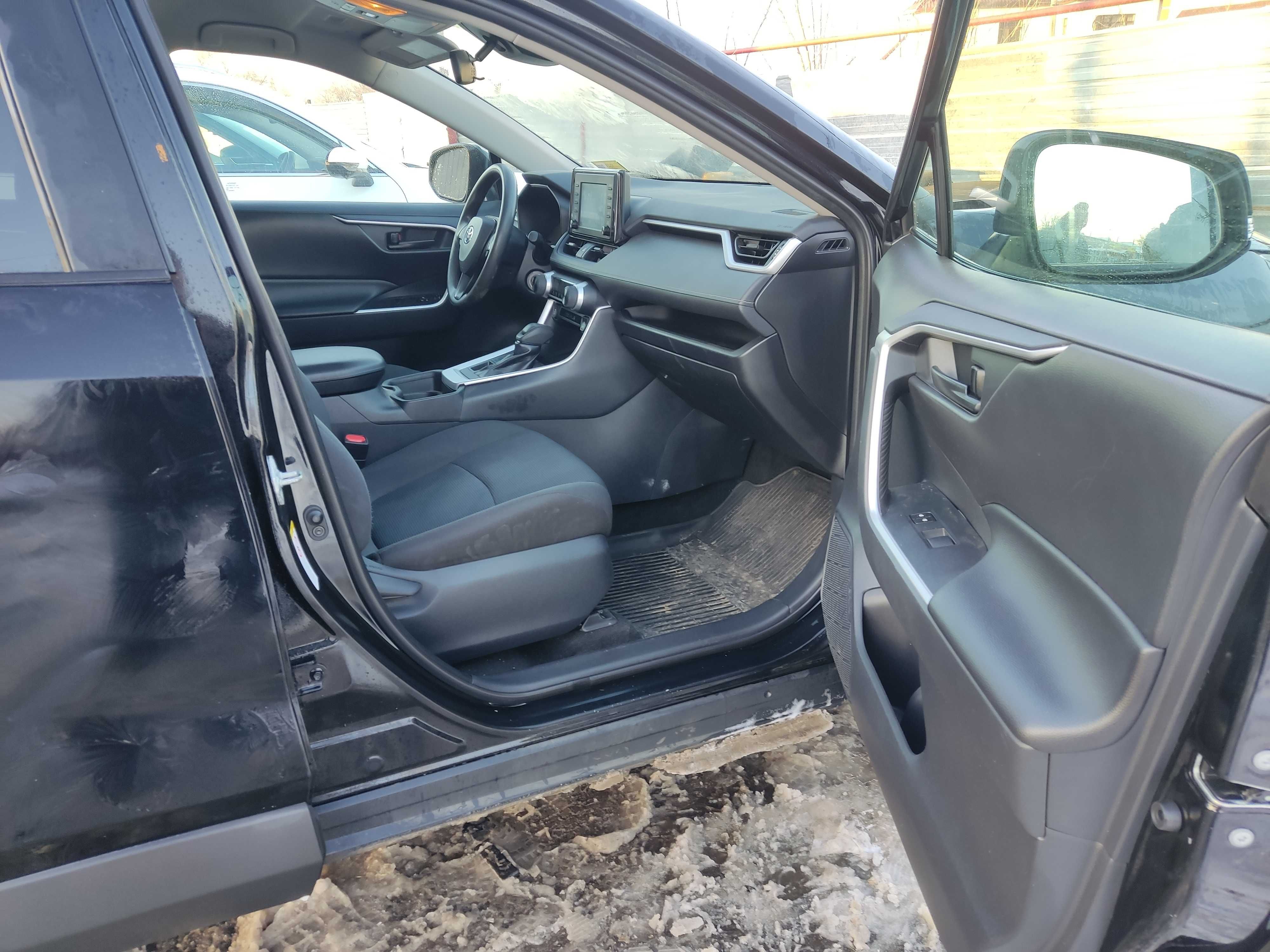 Кроссовер RAV 4 2019 г.