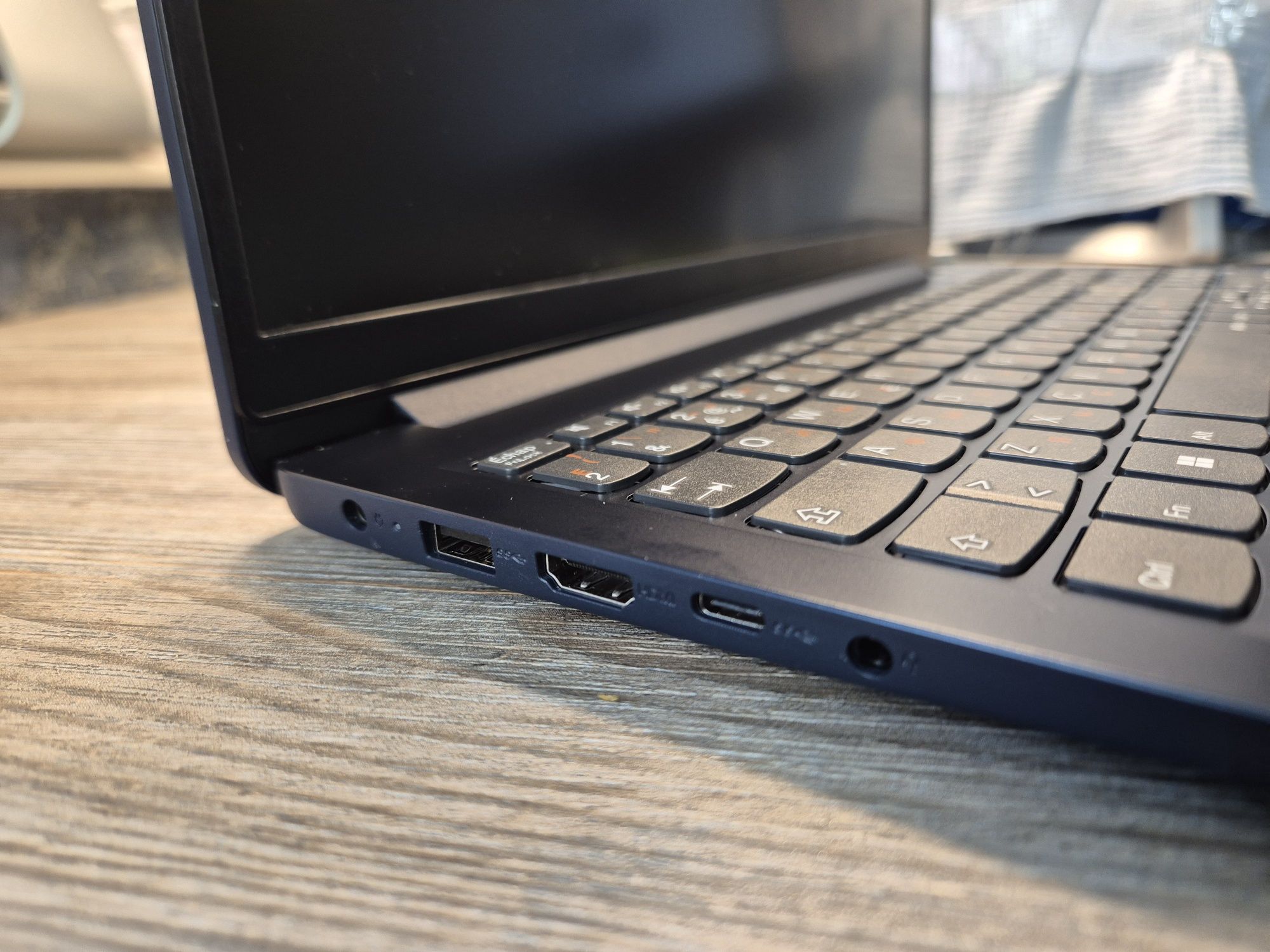 Ноутбук Lenovo Slim Состояние отличное