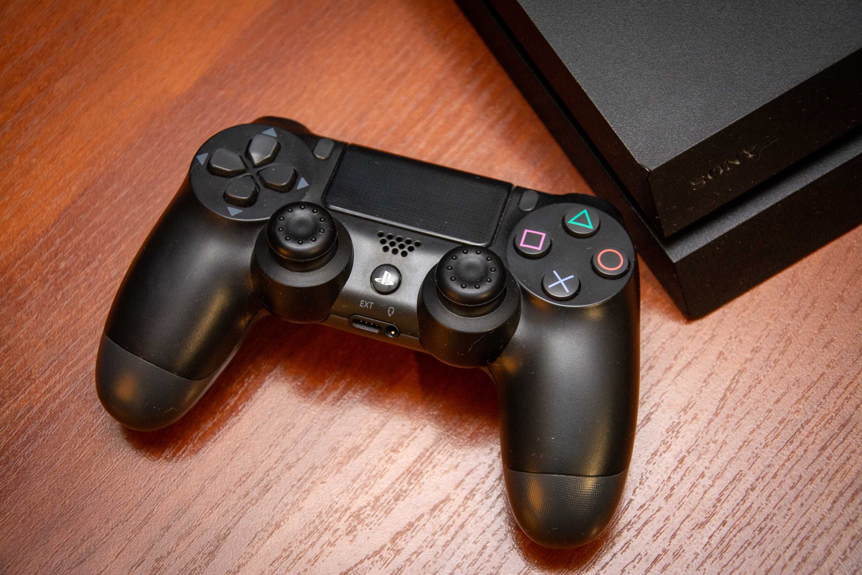 Sony Playstation 4. Прошитая.