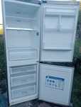 Продам холодильник в хорошем состоянии,есть 1 нюанс,морозит верх и низ