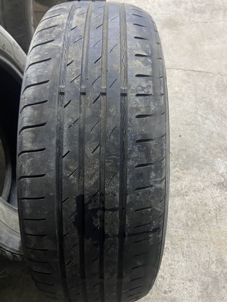 Прода в хорошем состояние Шины R 15  205/65