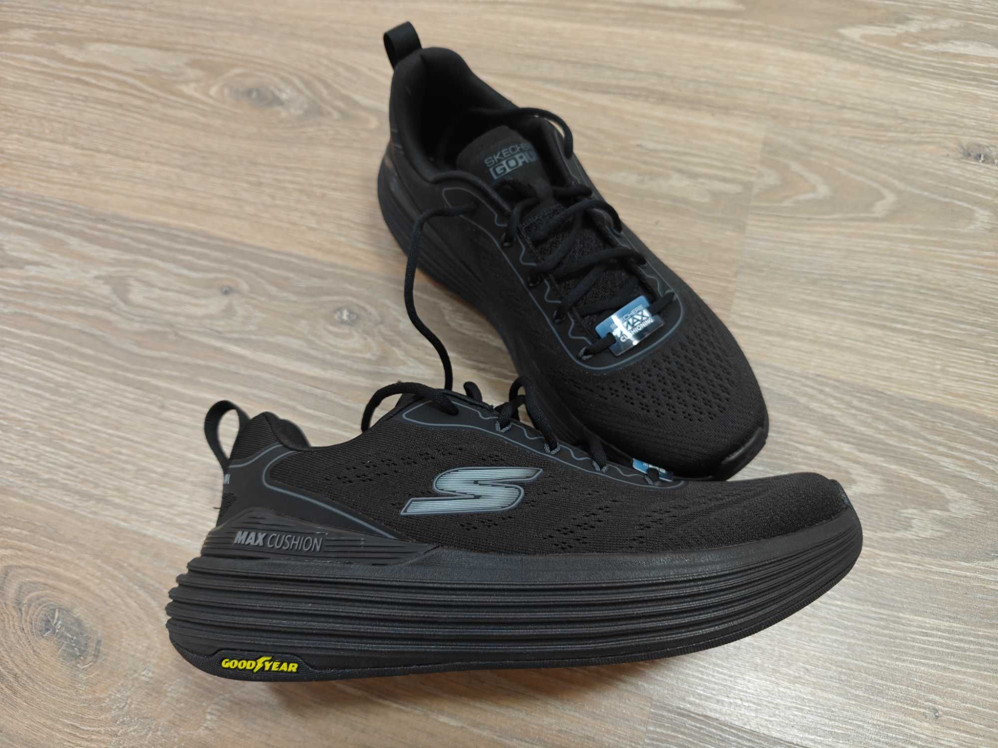 Skechers кроссовки.