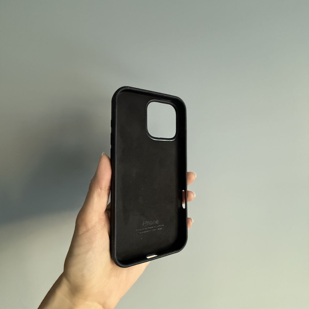 Силиконовые чехлы на iphone 16 pro max. Новые
