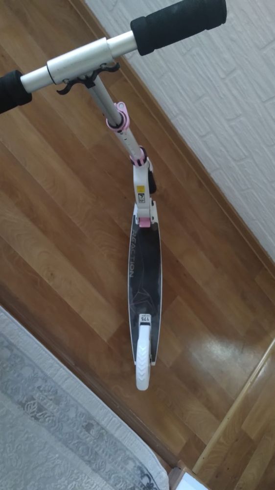 Самокат девчячий
