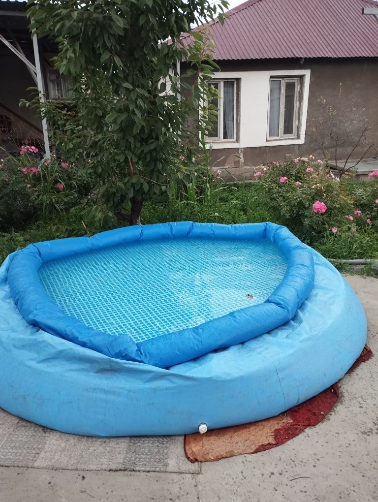 продам бассейн Интекс