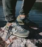 New balance 574 classic. Alpha industries.