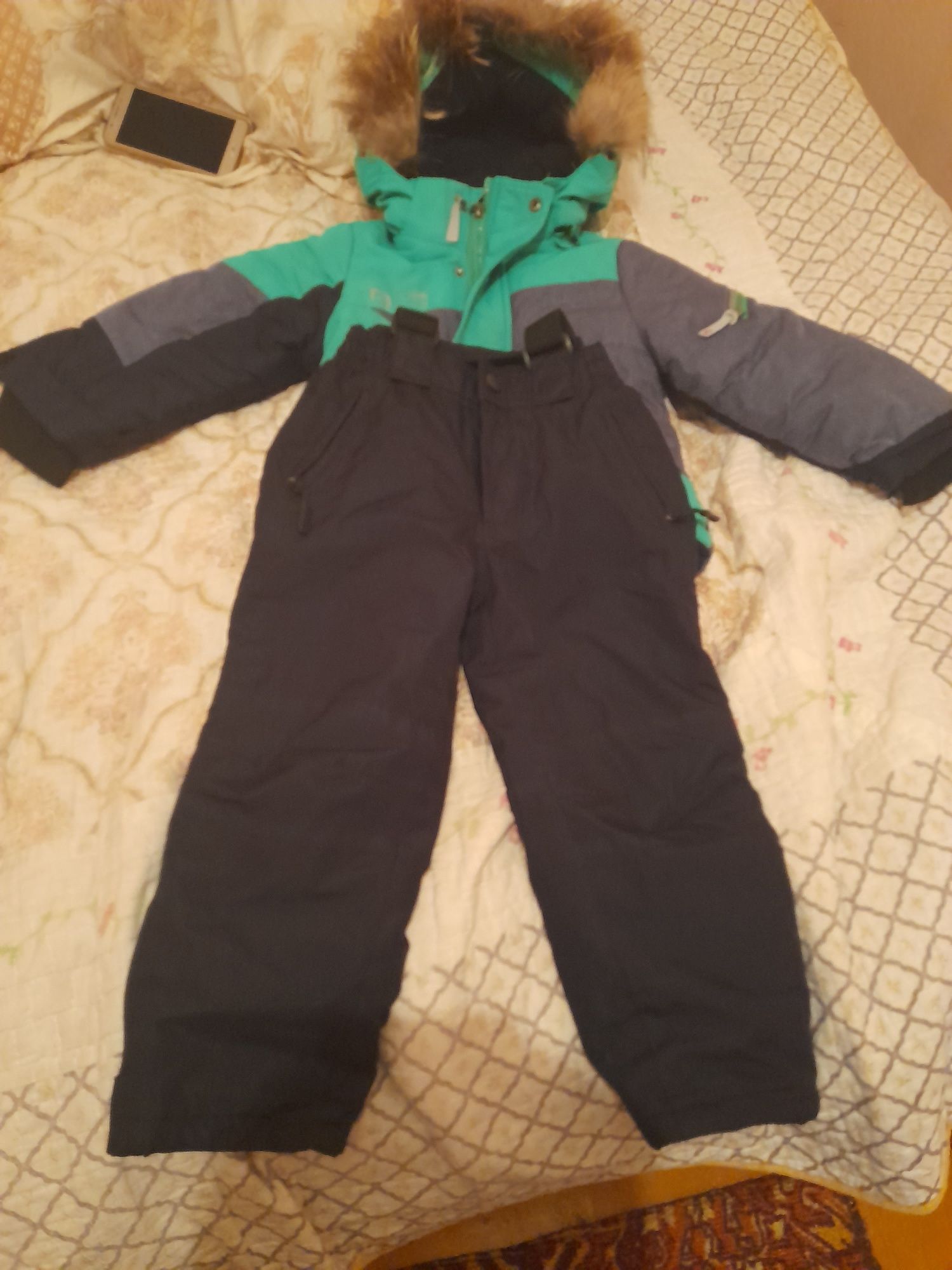 Продам детские комбинезоны