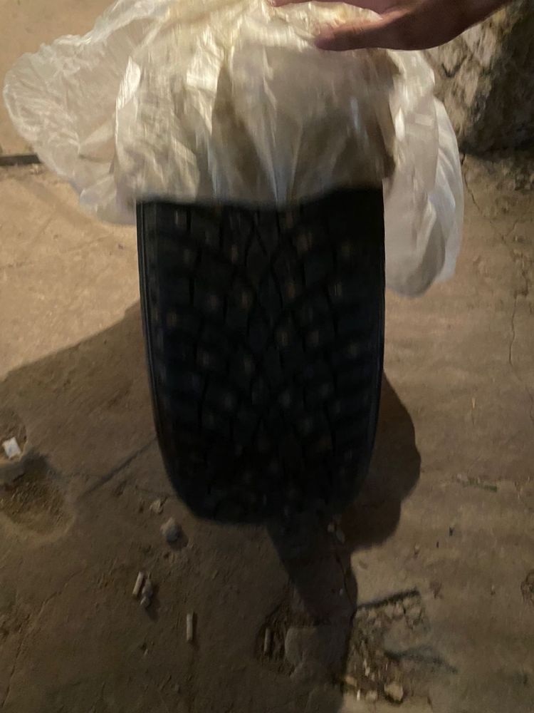 Продам зимние шины