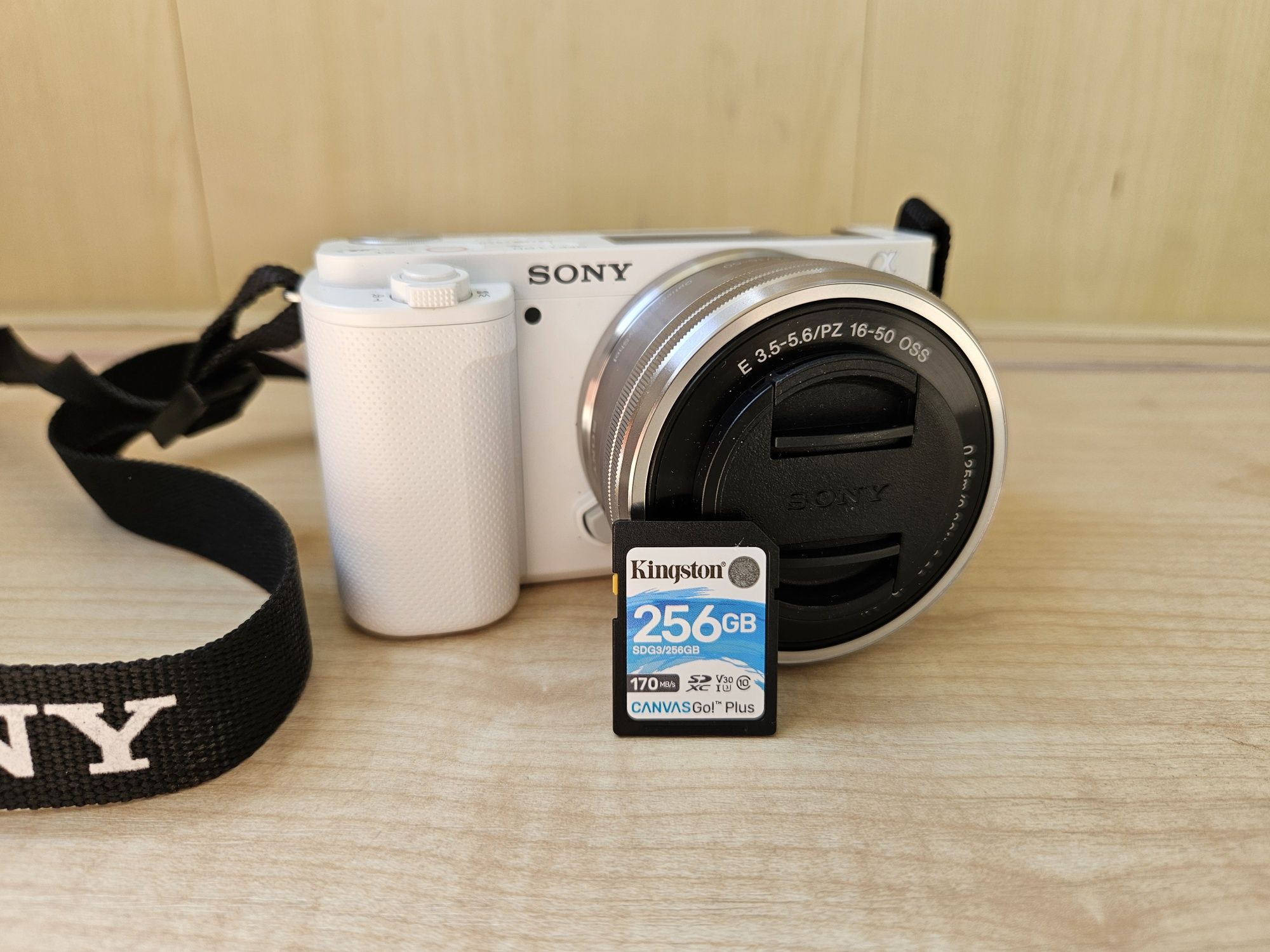 Фотокамера Sony ZV-E10 KIT 16-50mm