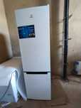 Холодильник Indesit новый