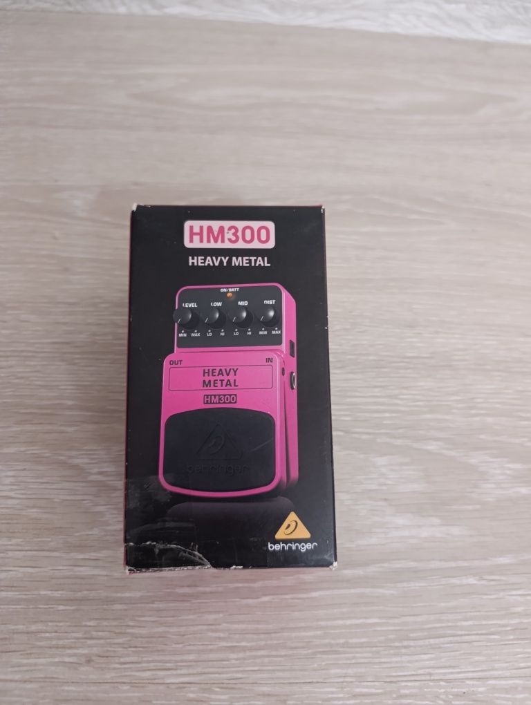 Гитарная педаль Behringer Hm300