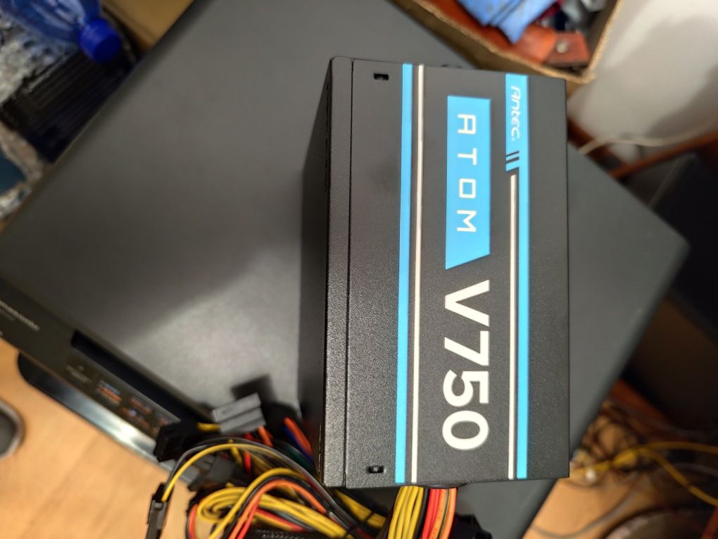 Продам блок питания Antec Atom 750w