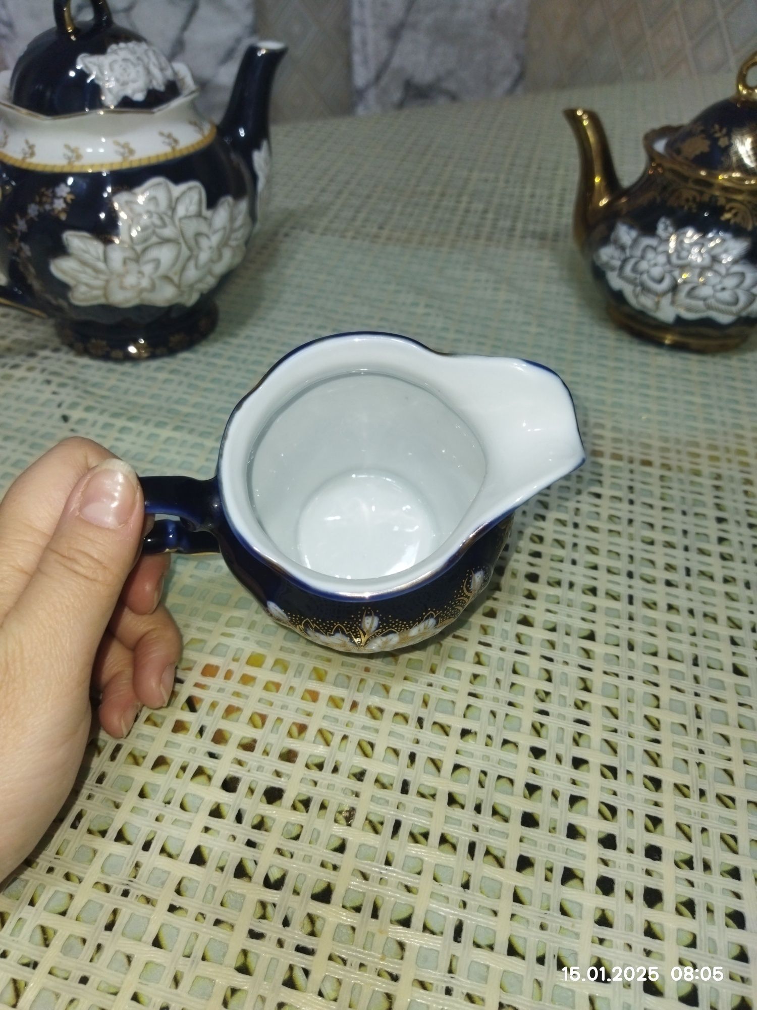 Продам заварные чайники и молчник б/у.