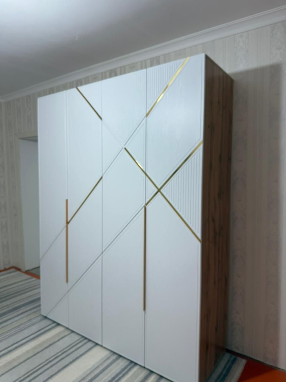 Продаются Шкаф прихожая