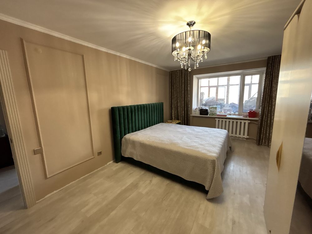 Сдам 4 ком квартиру в центре
