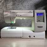 Швейная машина Janome Memory Craft 8200 QC Horizon белый