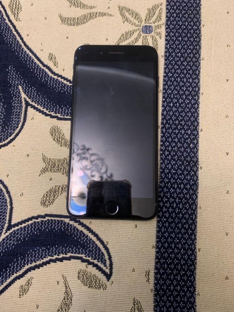 Продается айфон 7plus