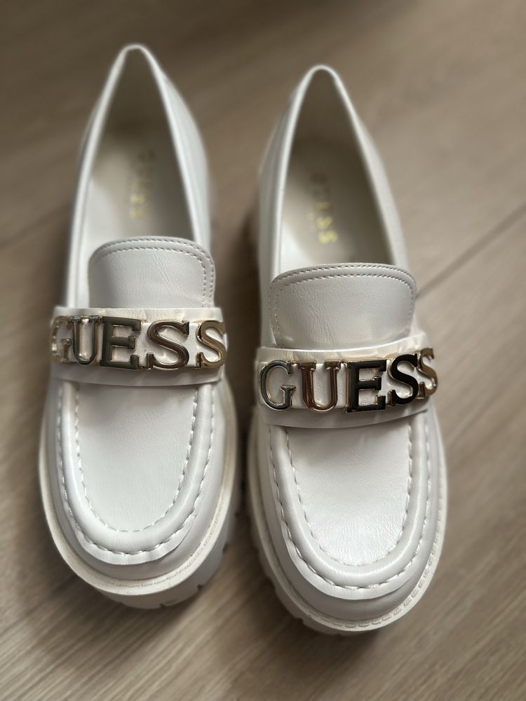Новые Лоферы guess. Оригинал.