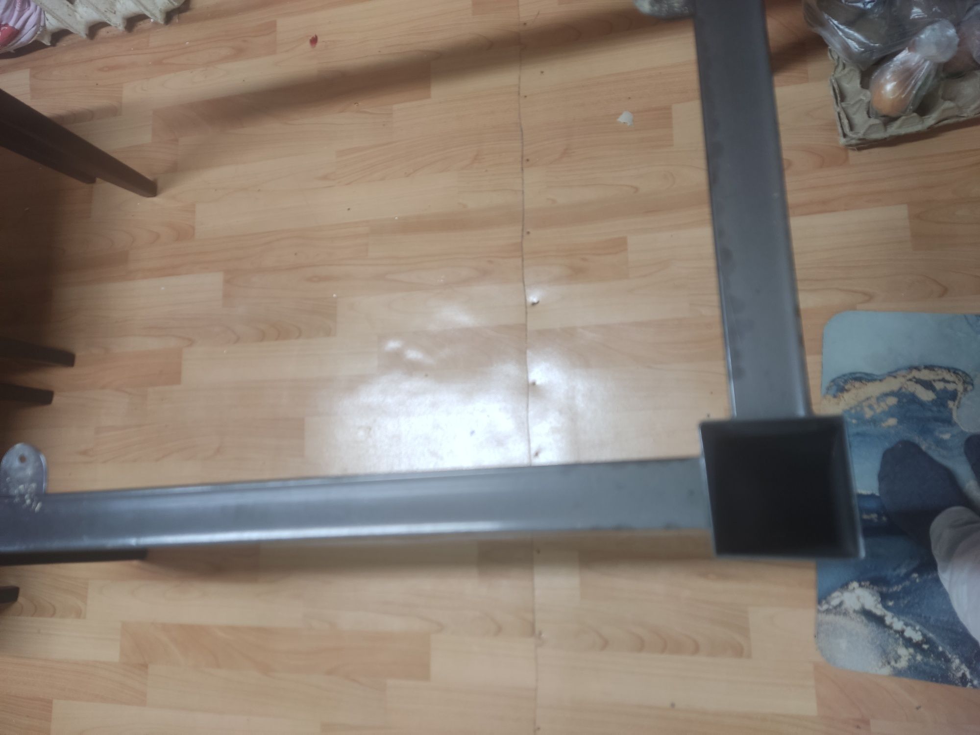 СРОЧНО Стол большой квадратный