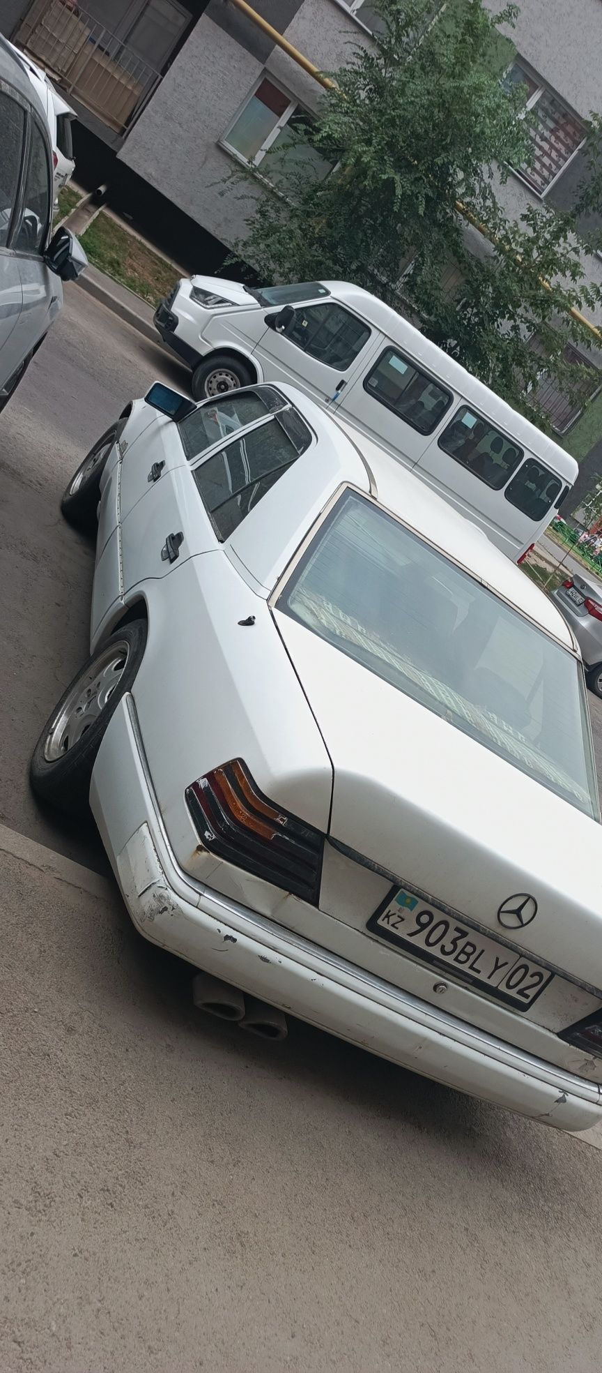 Продаеться  1990г  Мерседес