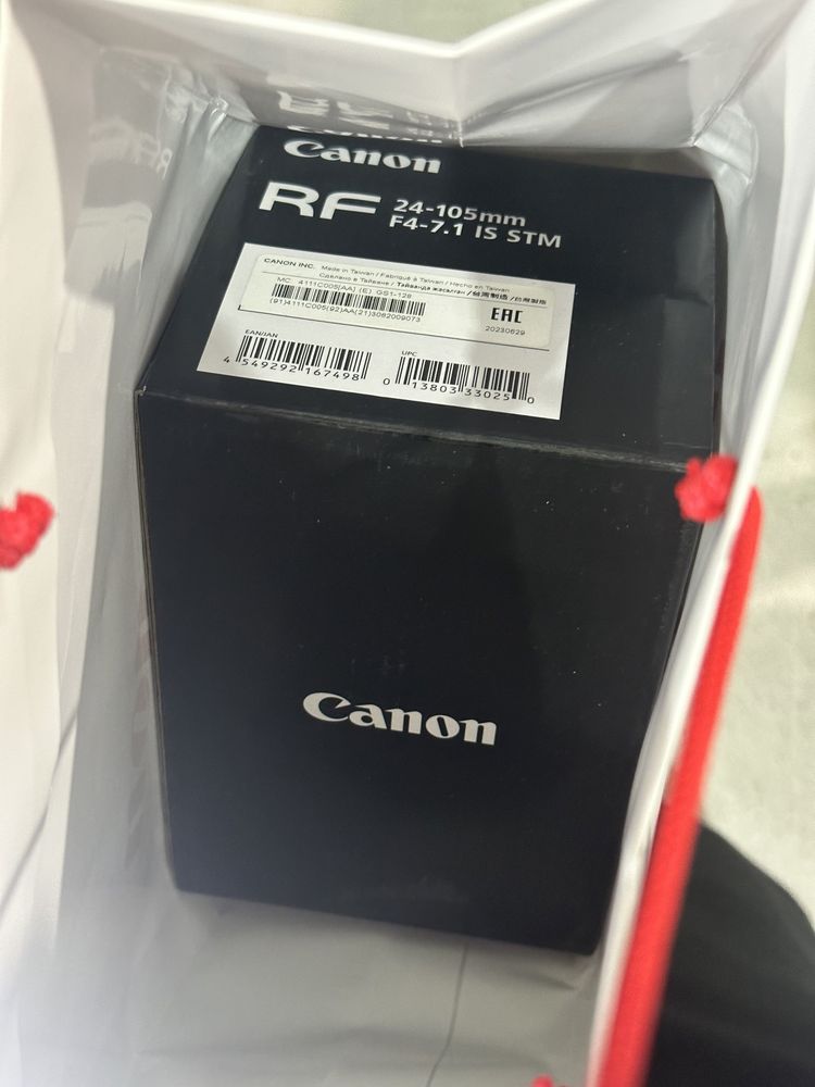 Объектив Canon универальный
