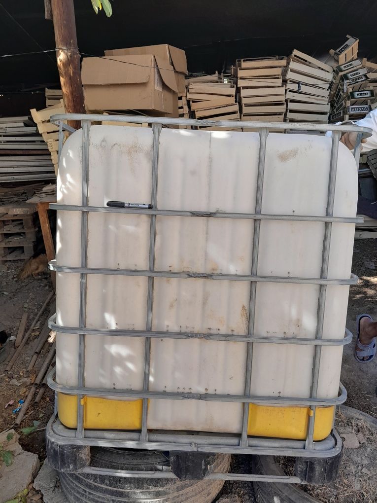 Продам бочку кубовую