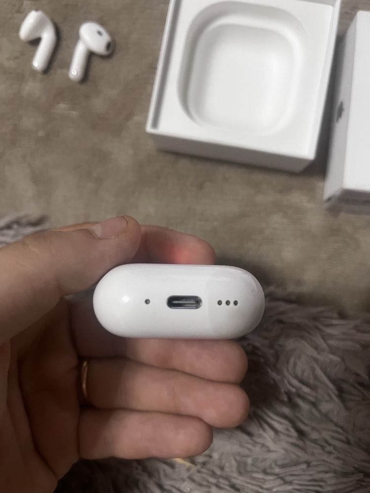 AirPods 4 Active Noise Consellation